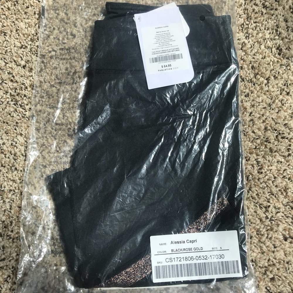 Fabletics Black & Rose Gold Capris ORIG $44.95 NWT - Picture 5 of 7